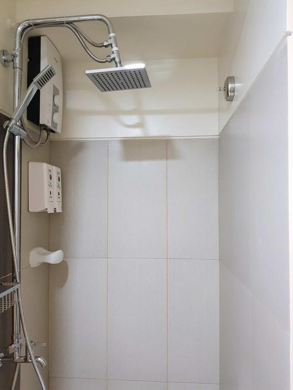 Studio Unit at The Breeze Residences Manila Exterior foto
